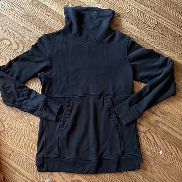 Lululemon Press Pause Pullover, size 6 - Picture 4 of 9